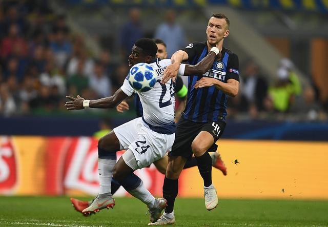 憑藉首回合 憑藉首回合